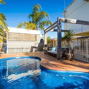 https://seashells-apartments-merimbula.hotelsbyronbayaustralia.com
